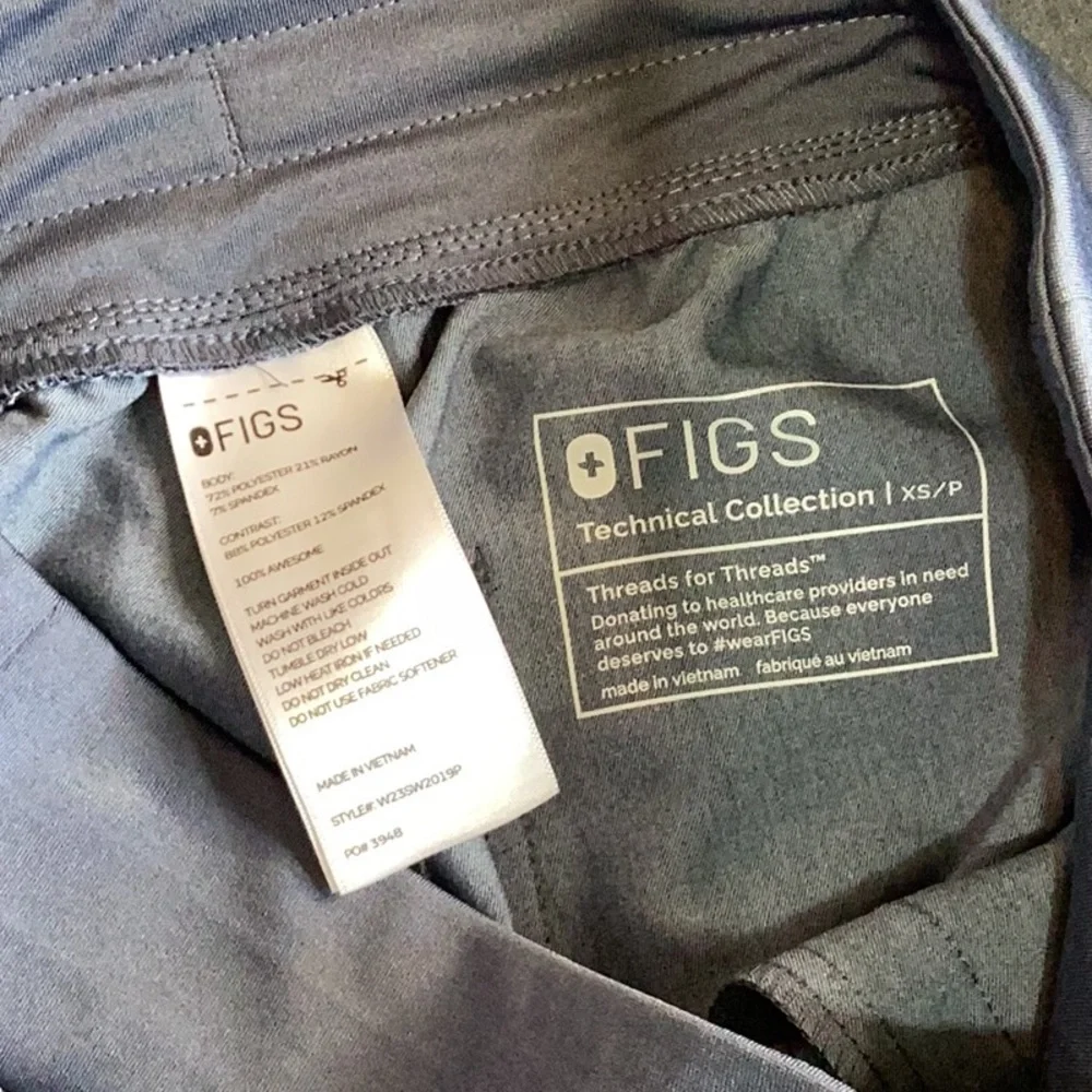 Heather Denim Figs scrub set - Picture 6 of 6